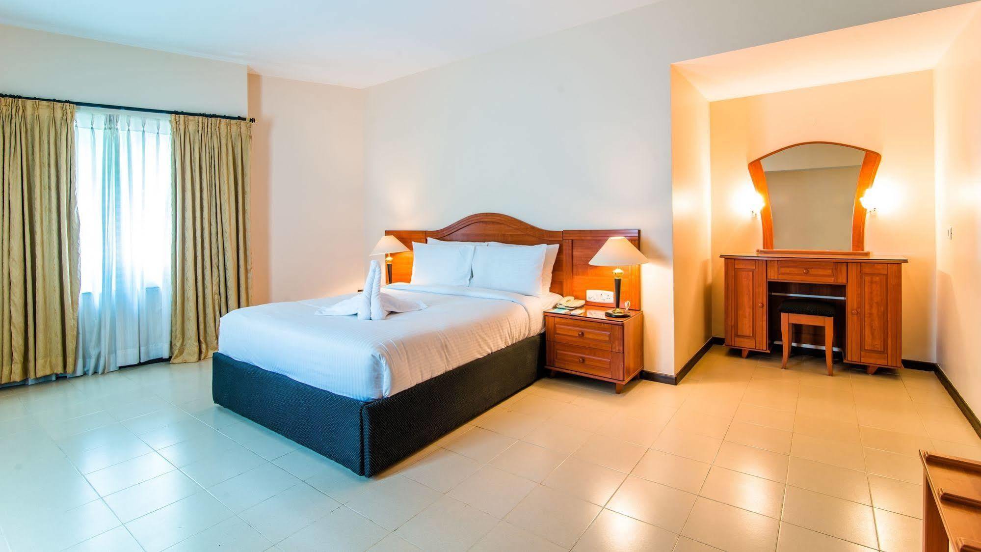 Halcyon Hotel Residences Koramangala - Бангалор Екстериор снимка